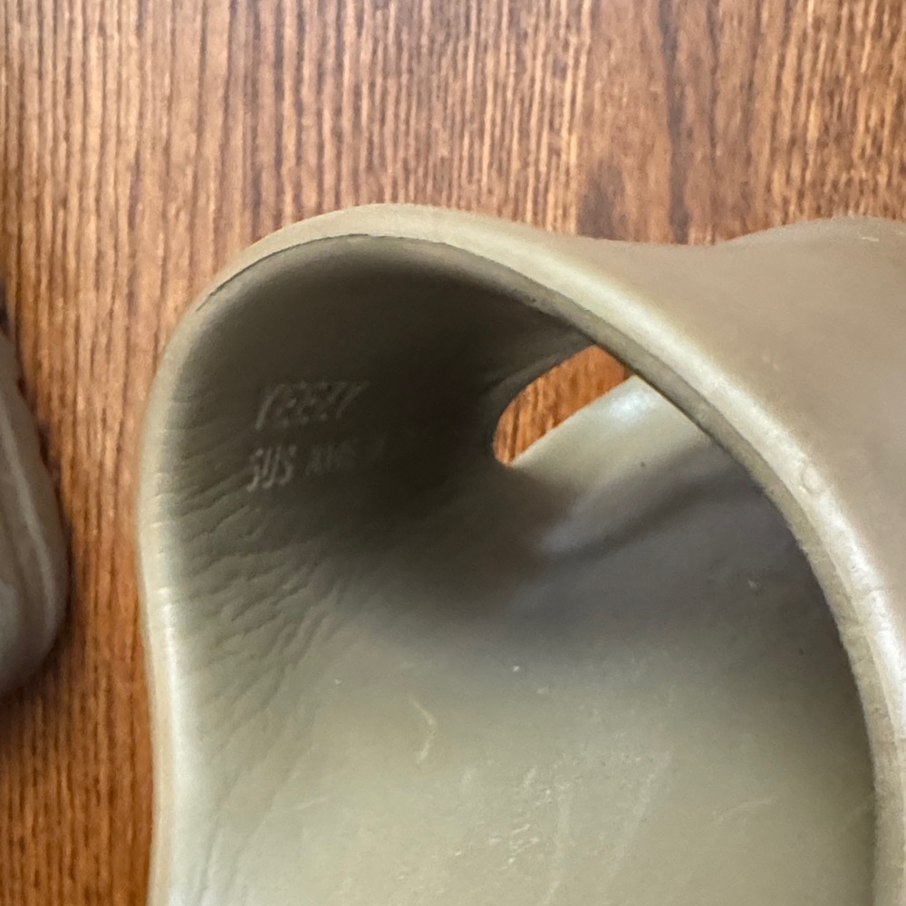 Adidas Yeezy  Slide Sandals - Picture 6 of 6